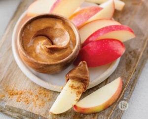 Apple Slices with Peanut Butter and Cinnamon